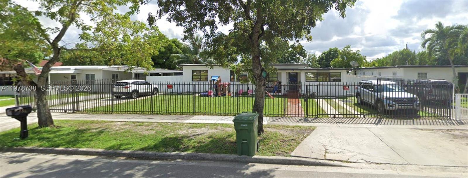 636 E 42nd St, Hialeah FL 33013