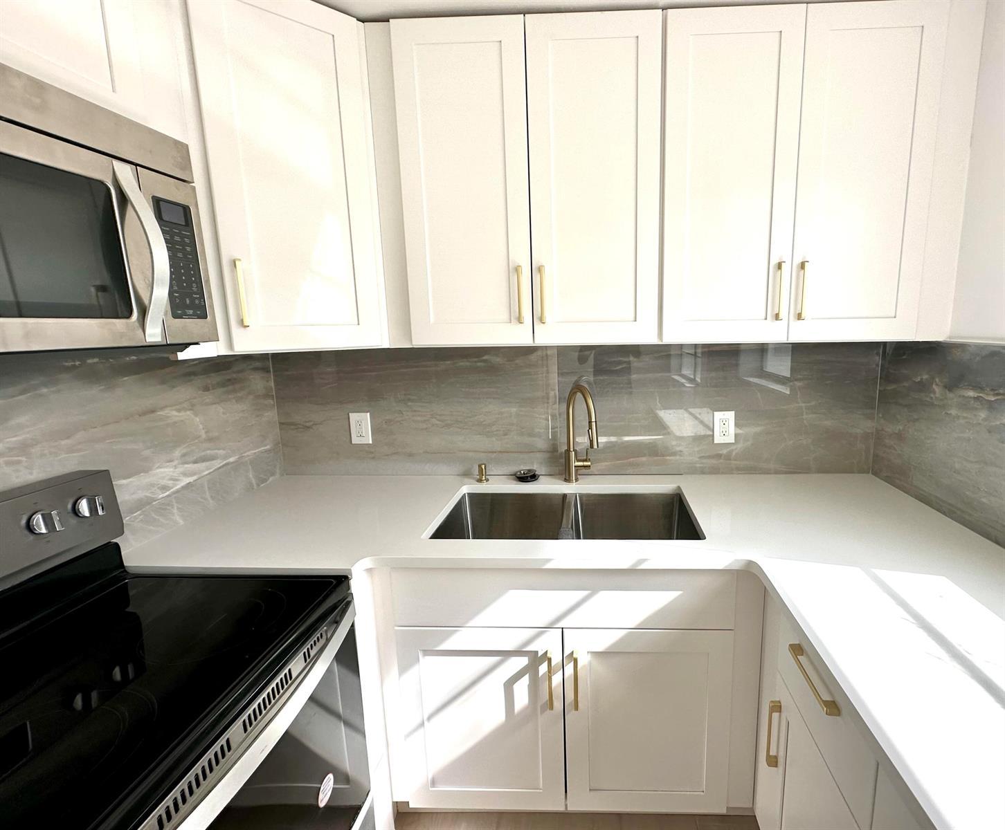 121 Sheffield F, West Palm Beach FL 33417 photo 2