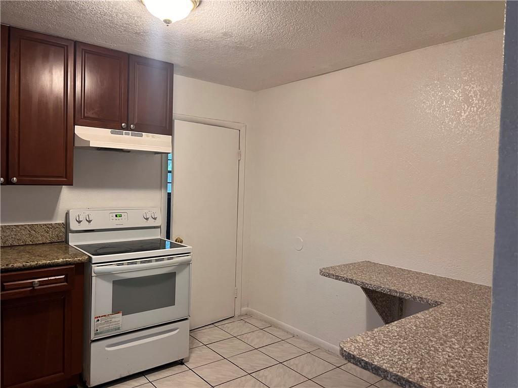 5201 SW 19th Street, West Park FL 33023 photo 4