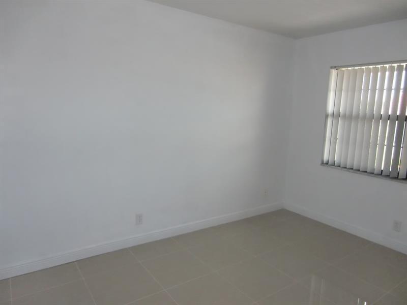 3243 104 Avenue, Coral Springs FL 33065 photo 4