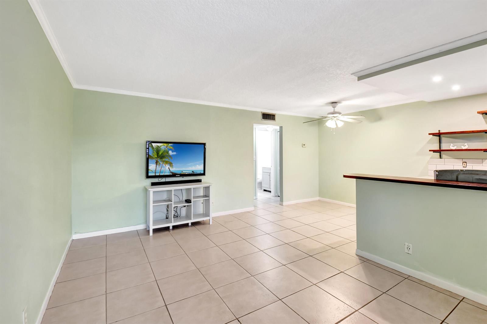 205 NE 3rd Street # 208, Boynton Beach FL 33435 photo 3