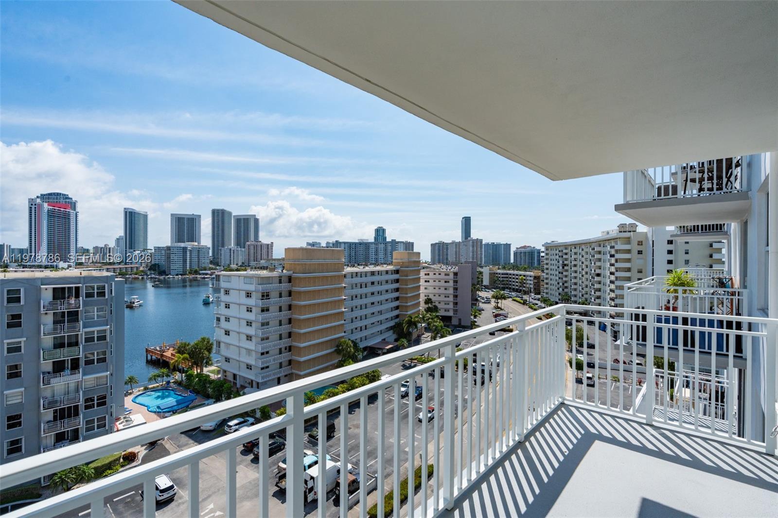 427 Golden Isles Dr # 9G, Hallandale Beach FL 33009 photo 3