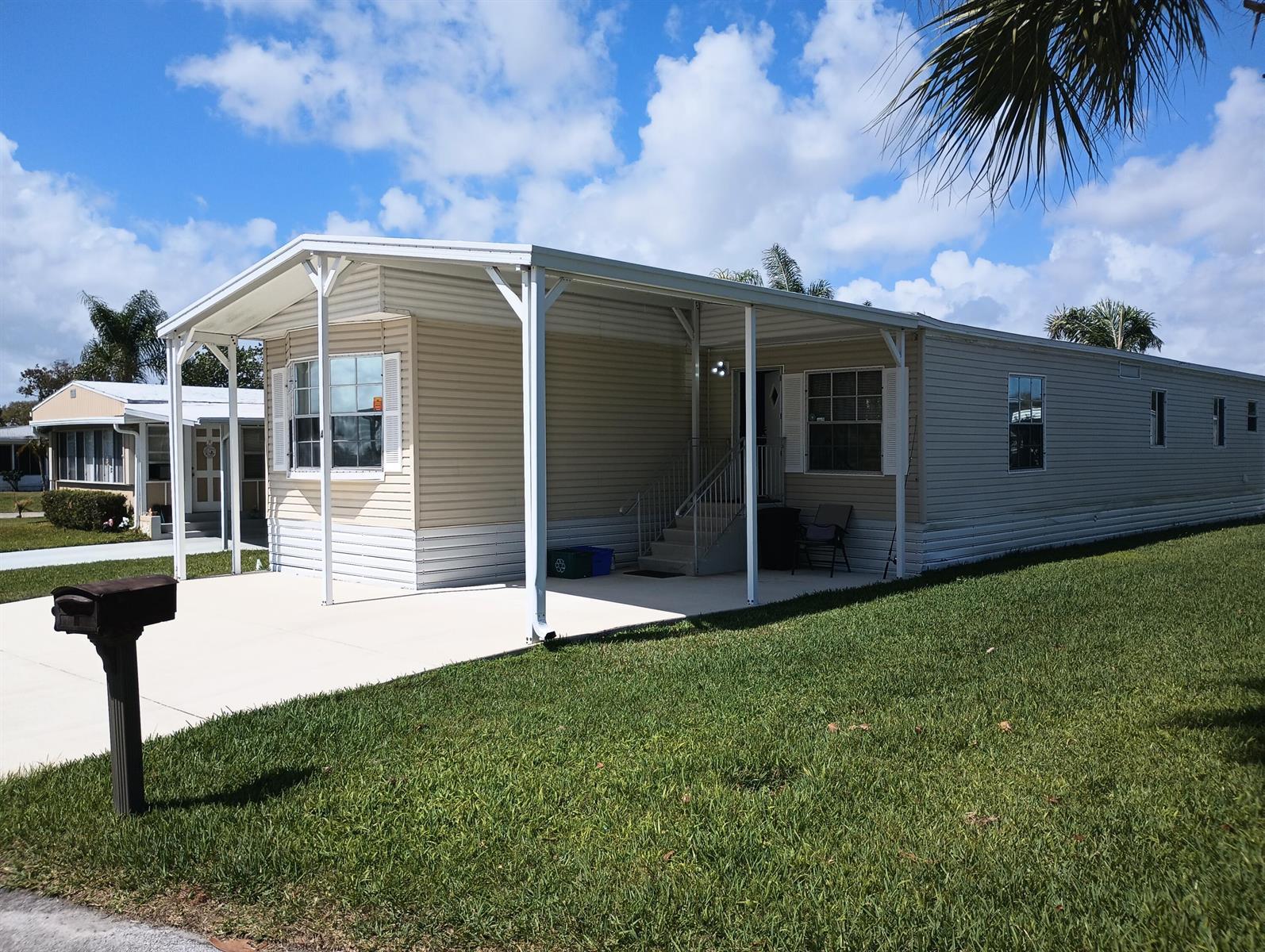 4 Tikal Lane, Port St. Lucie FL 34952
