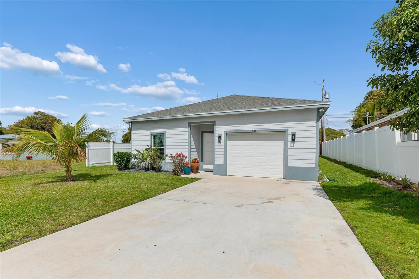 525 NW 12th Avenue, Boynton Beach FL 33435 photo 2