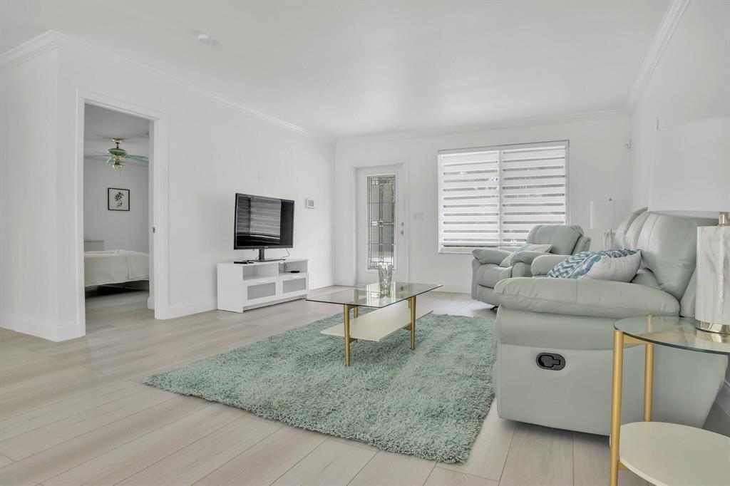 1250 Arthur Street, Hollywood FL 33019 photo 2