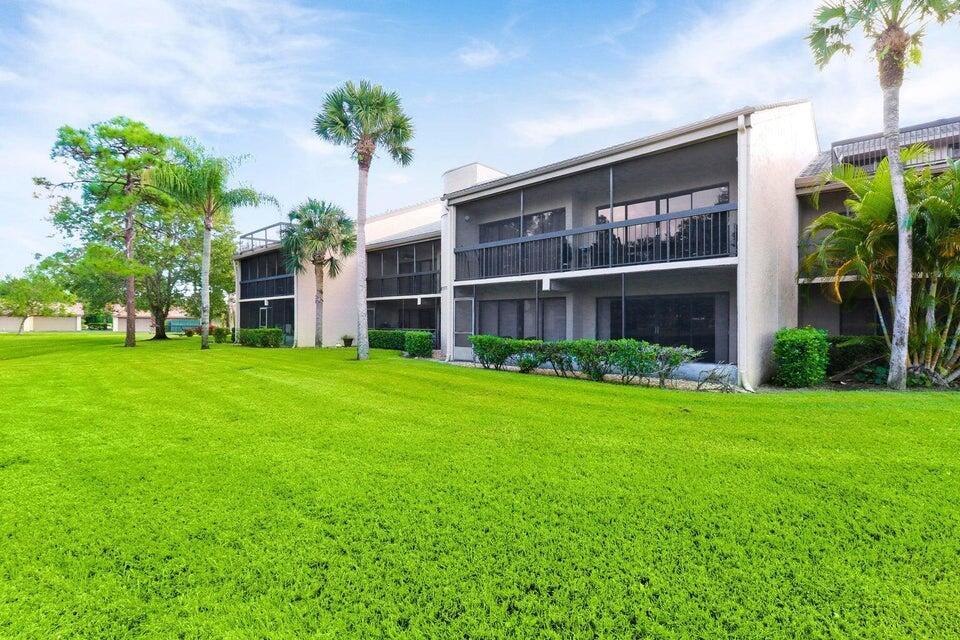 9440 Meadowood Drive # 102, Fort Pierce FL 34951 photo 2
