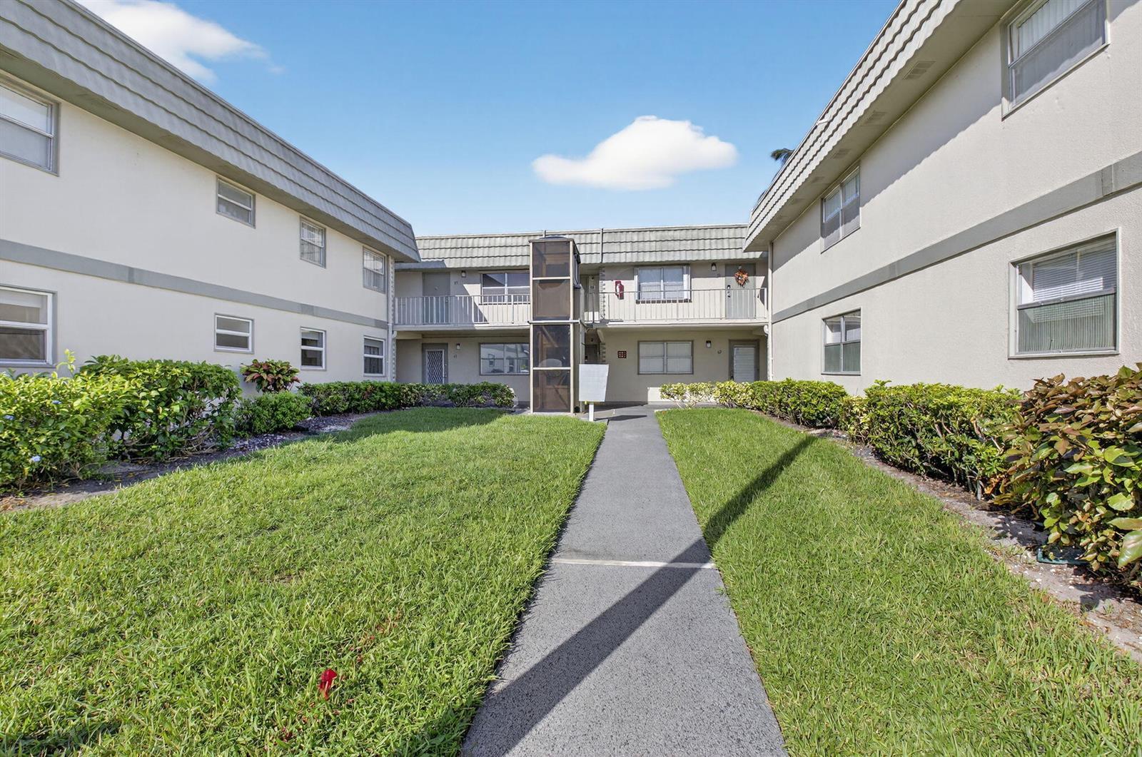 60 Brittany # B, Delray Beach FL 33446