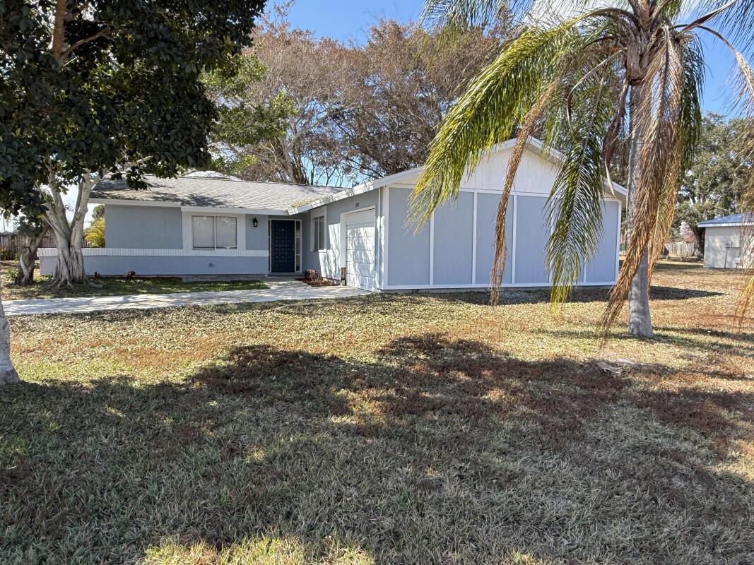2092 SE Talwood Lane, Port St. Lucie FL 34952
