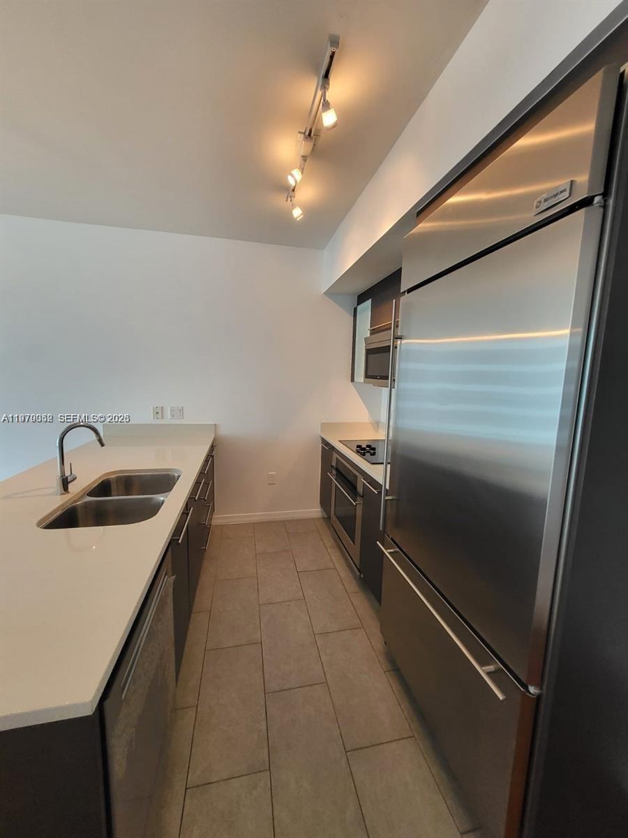 500 Brickell Ave # 2906, Miami FL 33131 photo 3