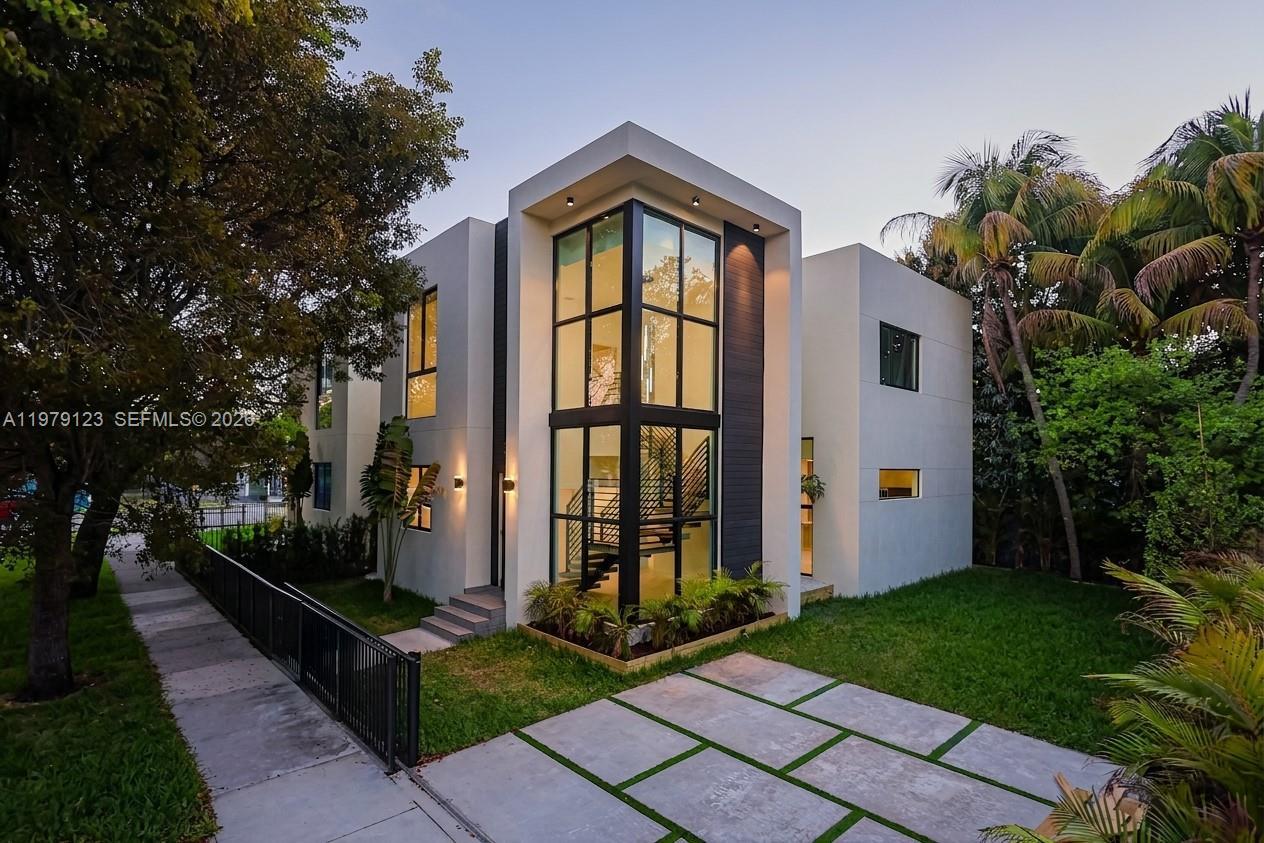 5802 NW 5th Av, Miami FL 33127