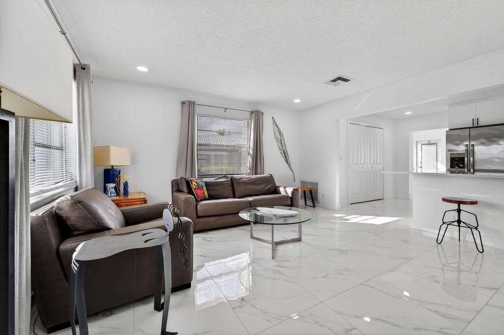 688 SW Lake Court, Boynton Beach FL 33426 photo 4
