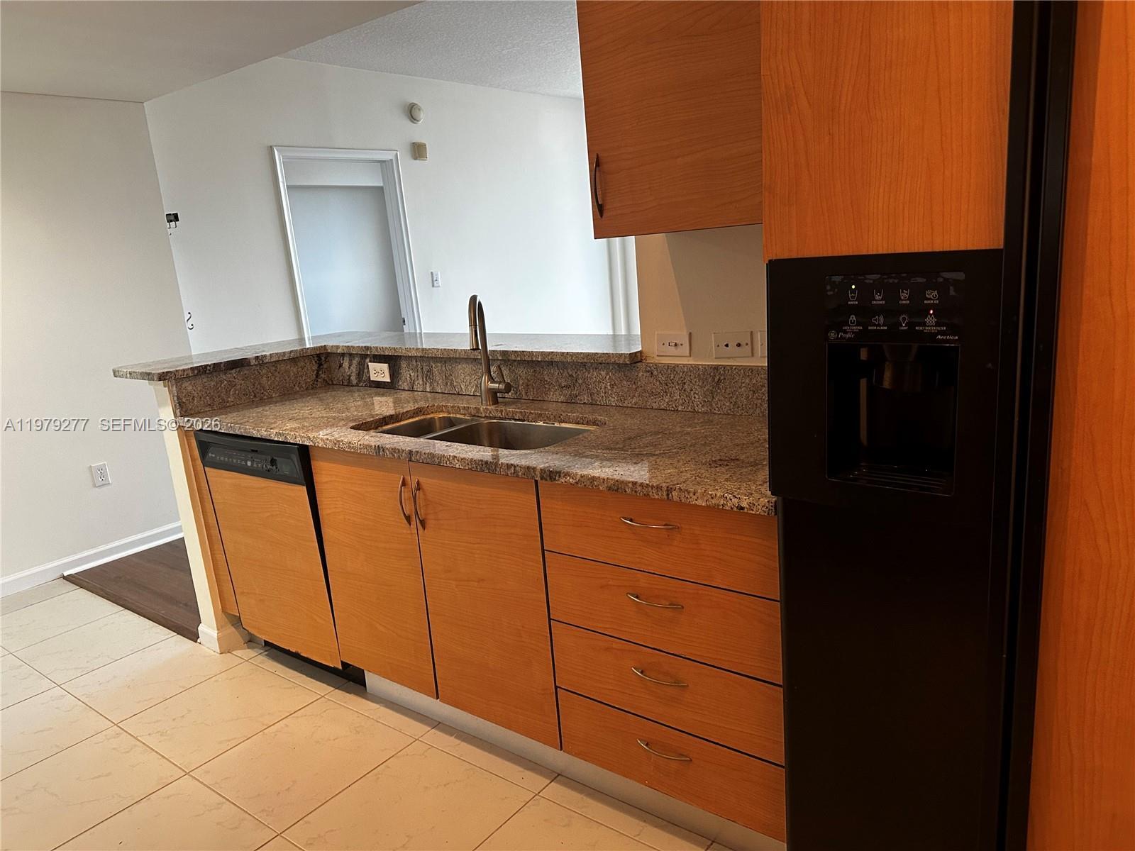 18800 NE 29th Ave # 914, Aventura FL 33180 photo 2