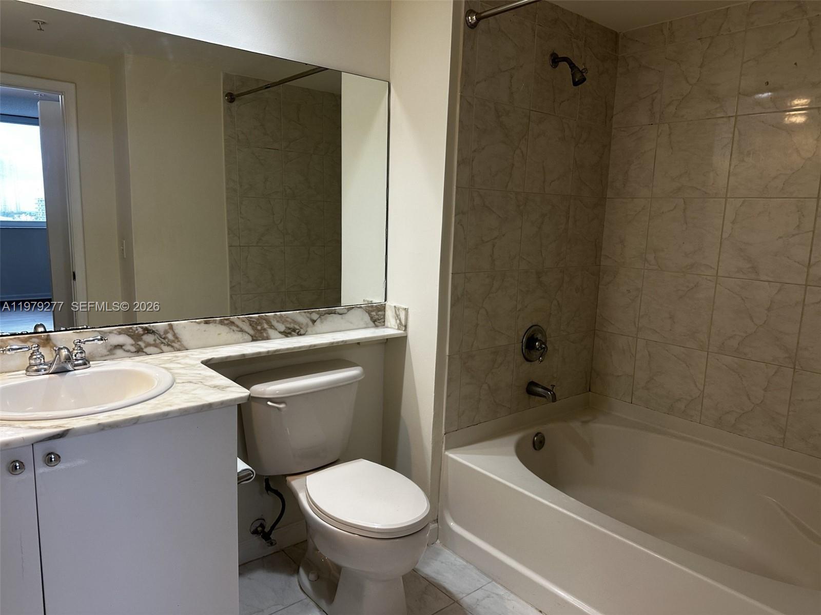 18800 NE 29th Ave # 914, Aventura FL 33180 photo 4
