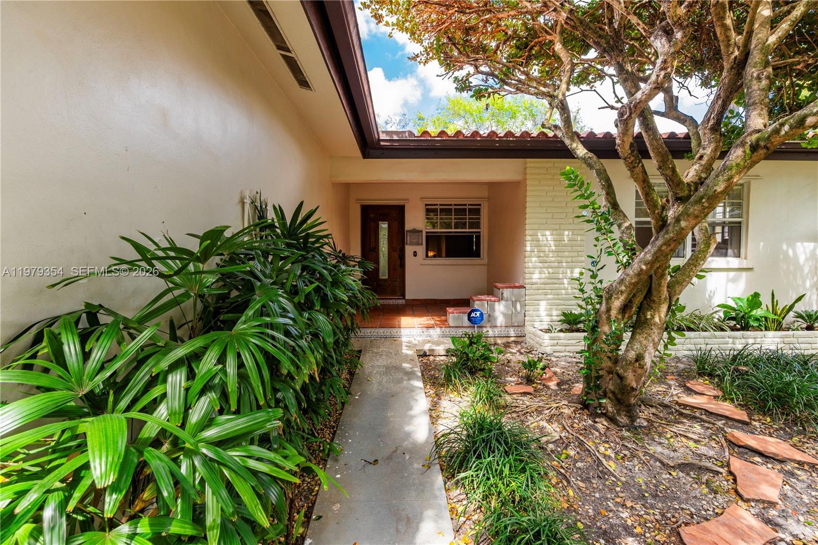 1449 Baracoa Ave, Coral Gables FL 33146 photo 2