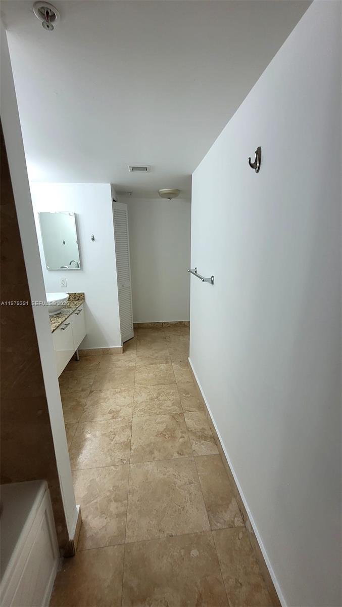 41 SE 5th St # 709, Miami FL 33131 photo 3