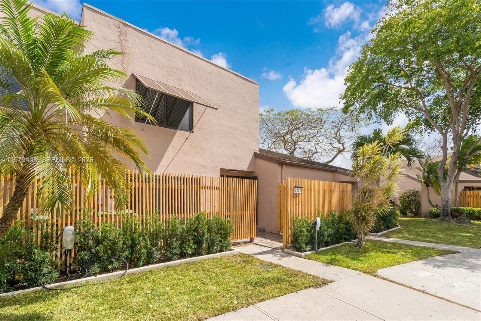 1305 NW 122nd Ter, Pembroke Pines FL 33026
