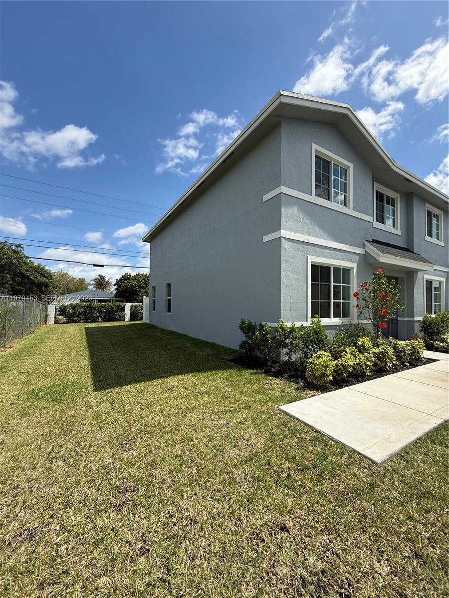 671 NW 10th Ct, Florida City FL 33034 photo 2
