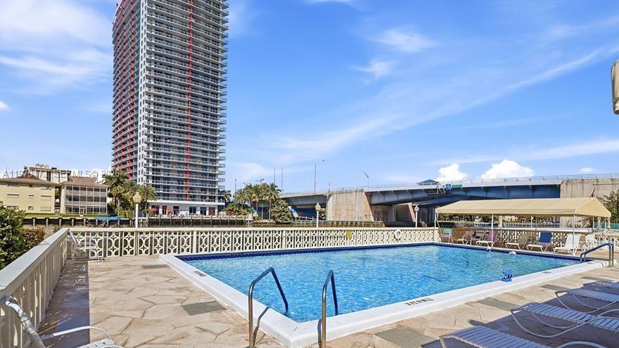 1825 S Ocean Dr # 811, Hallandale Beach FL 33009 photo 2