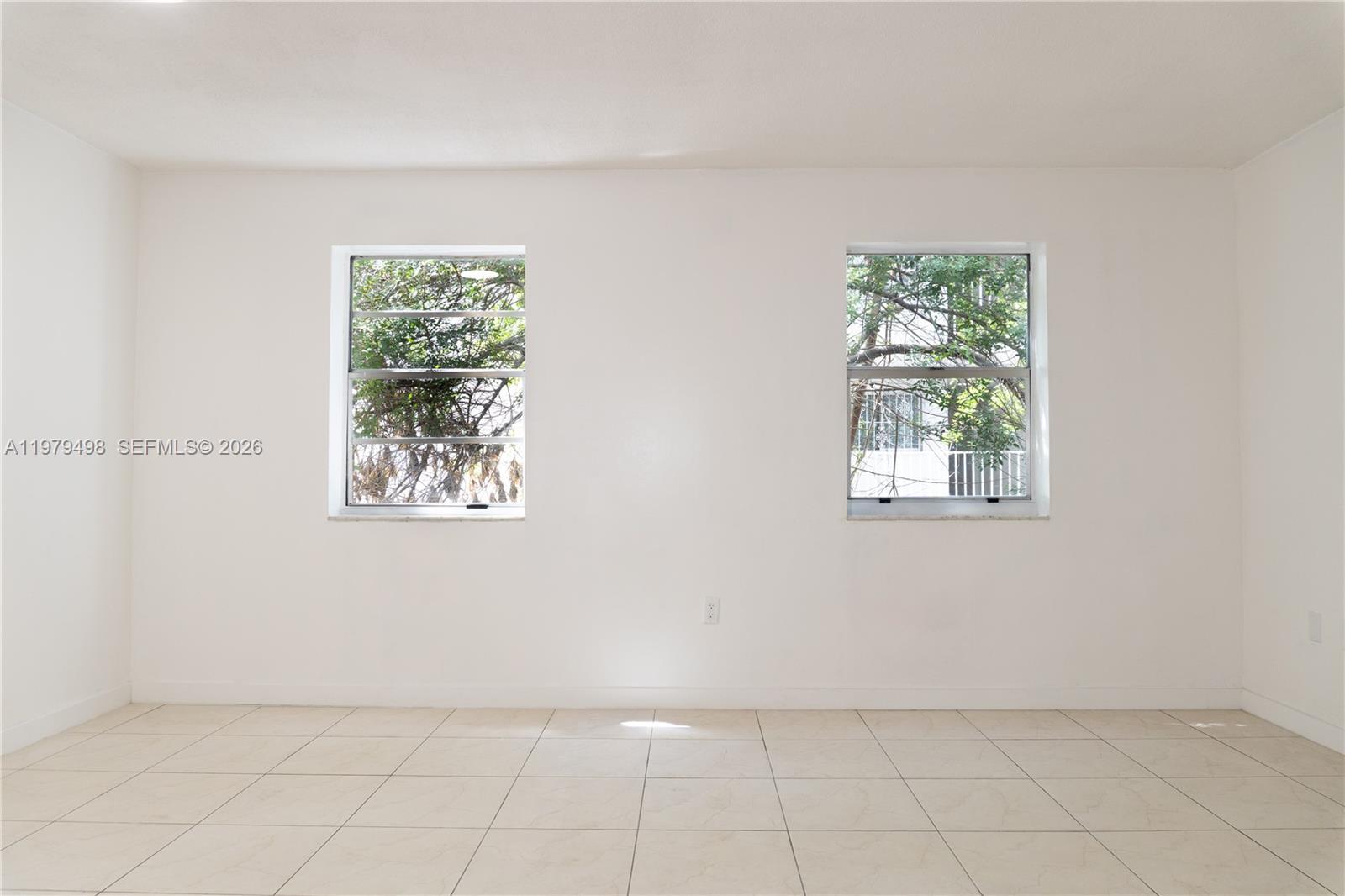 1525 NW 19th Ter # 15, Miami FL 33125 photo 2