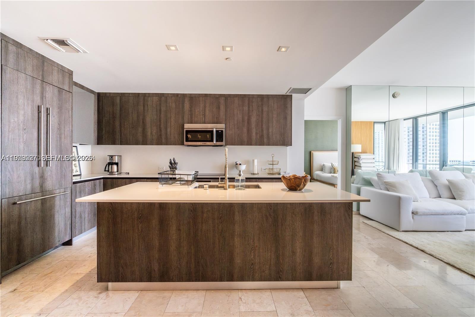 68 SE 6th St # 1403, Miami FL 33131 photo 3