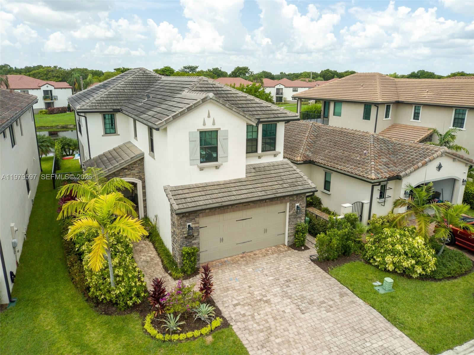 11826 SW 13th Ct, Pembroke Pines FL 33025 photo 4