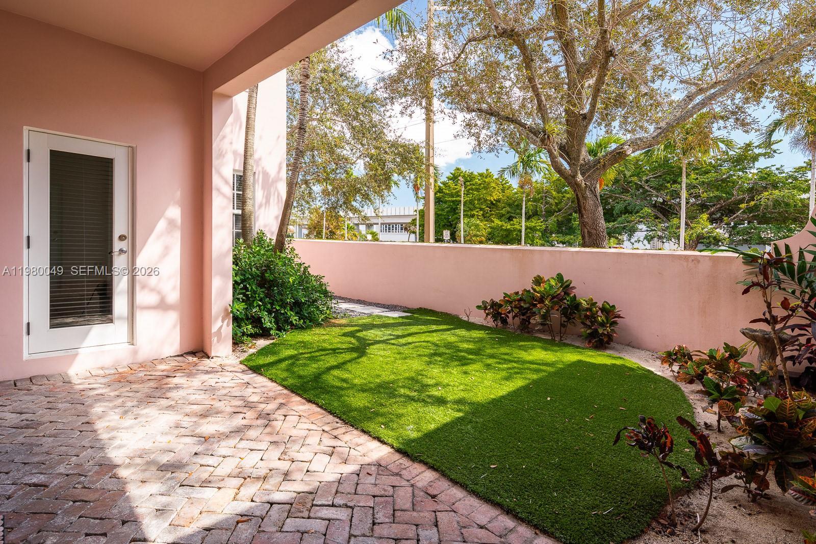 520 Loretto Ave # 21, Coral Gables FL 33146 photo 3