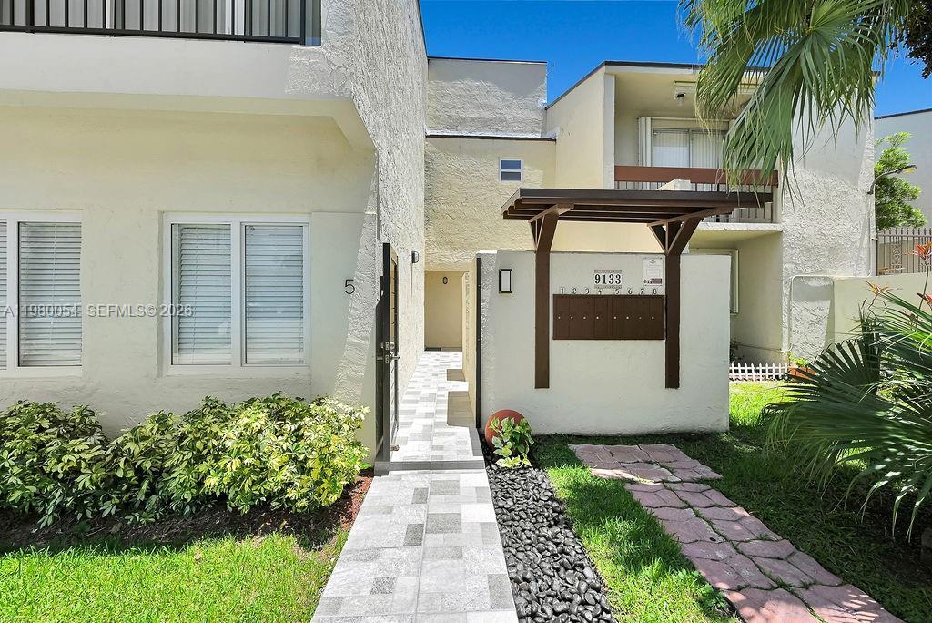 9133 Fontainebleau Blvd # 5, Miami FL 33172 photo 3