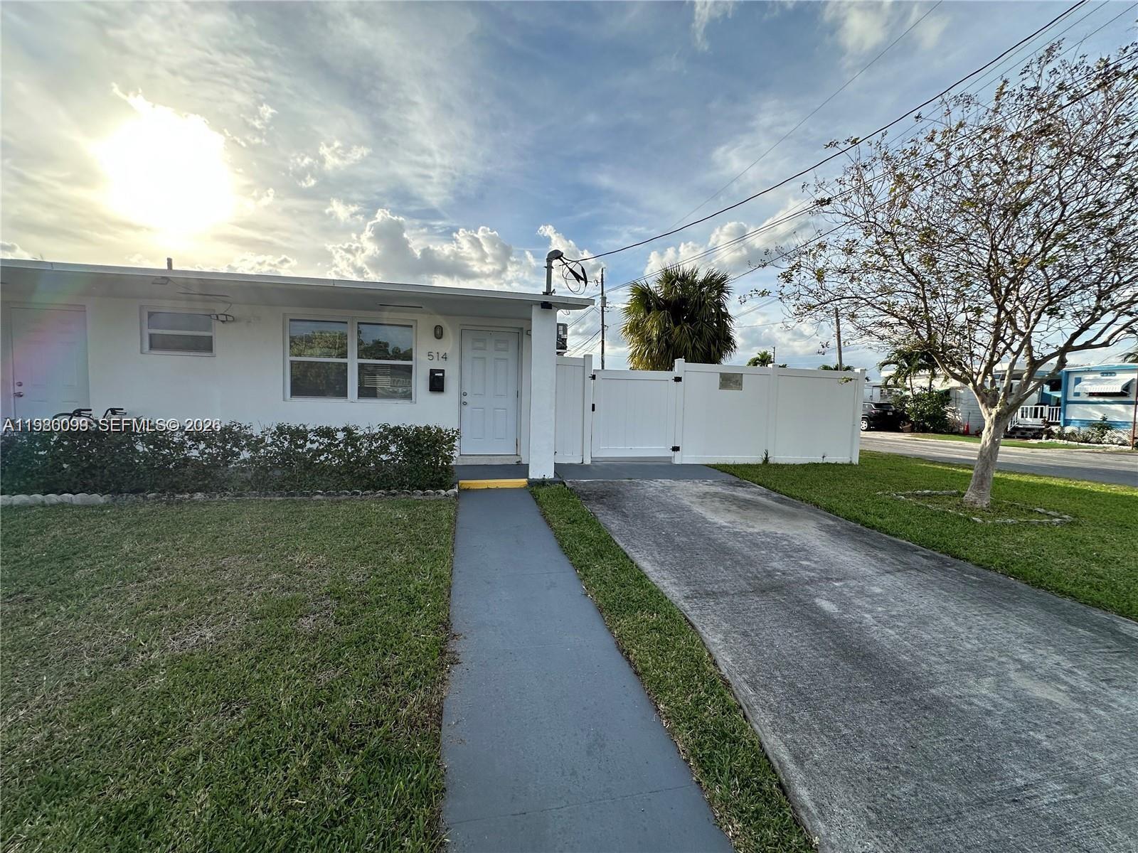 514 NE 4th Ave # 514, Hallandale Beach FL 33009 photo 3