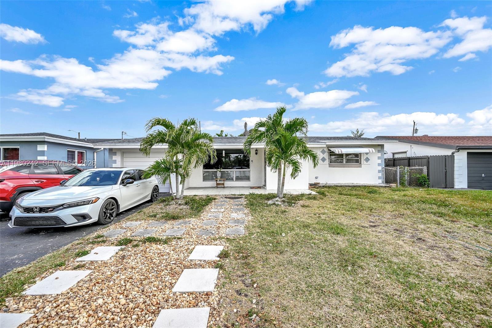 1811 Utopia Dr, Miramar FL 33023 photo 3