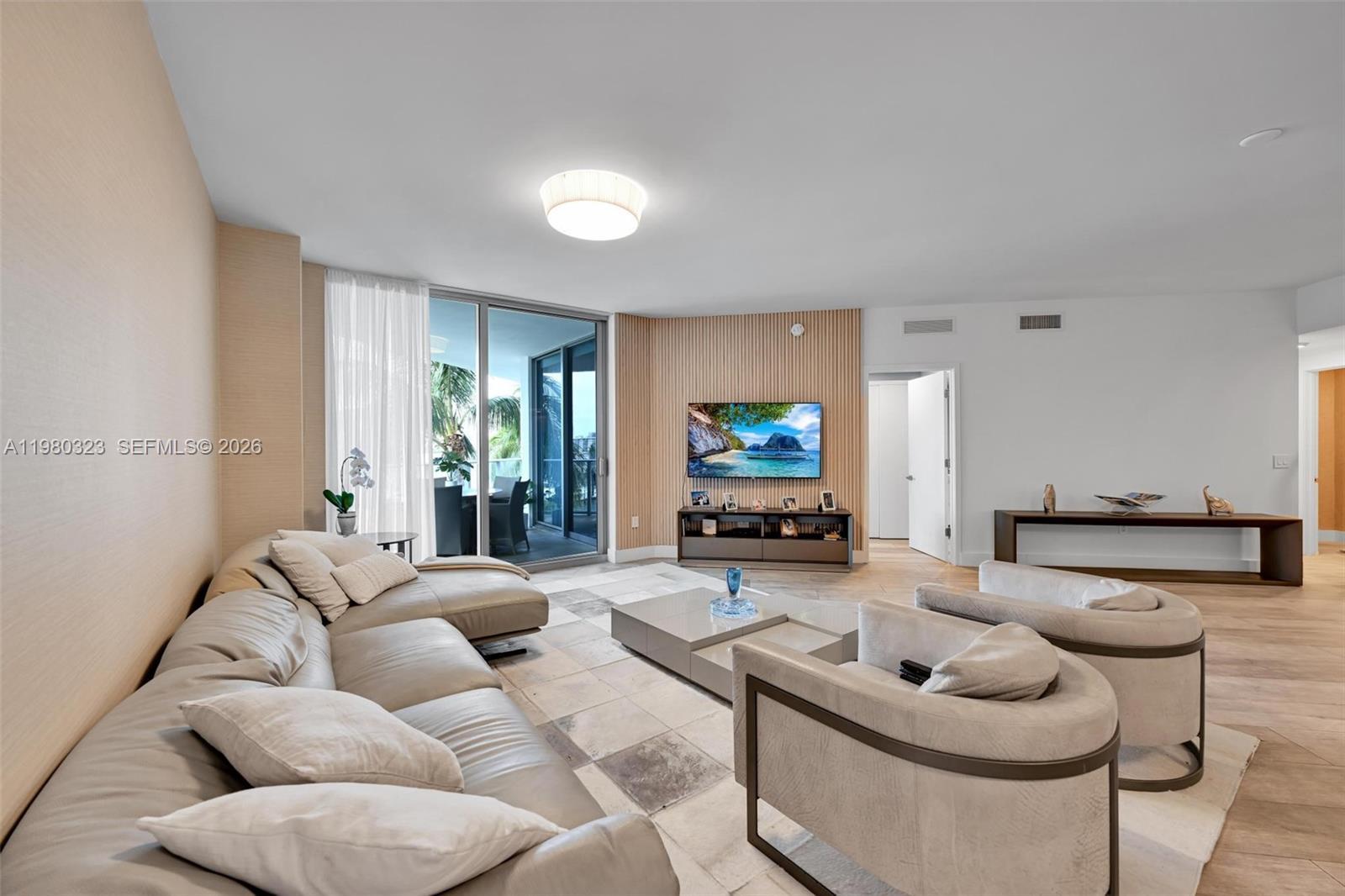 17111 Biscayne Blvd # 207, North Miami Beach FL 33160 photo 2
