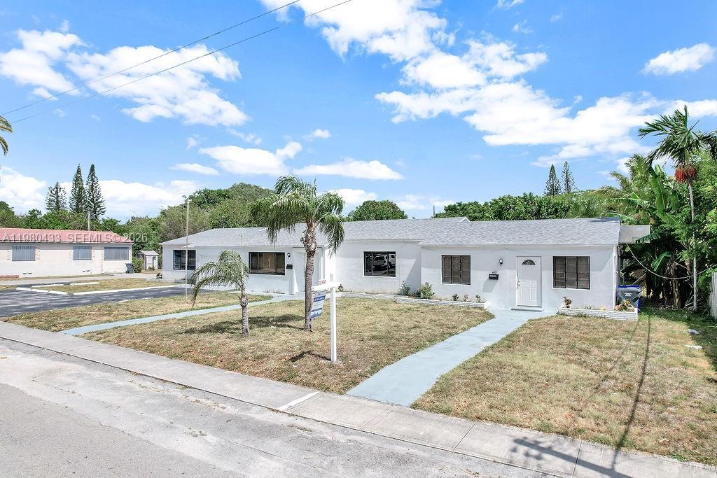 2415 Pierce St, Hollywood FL 33020 photo 2