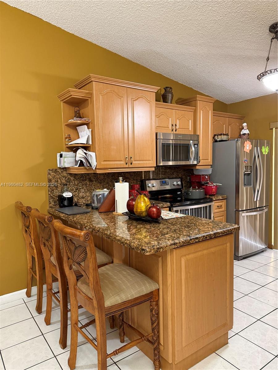 7792 W 29th Way # 202, Hialeah FL 33018