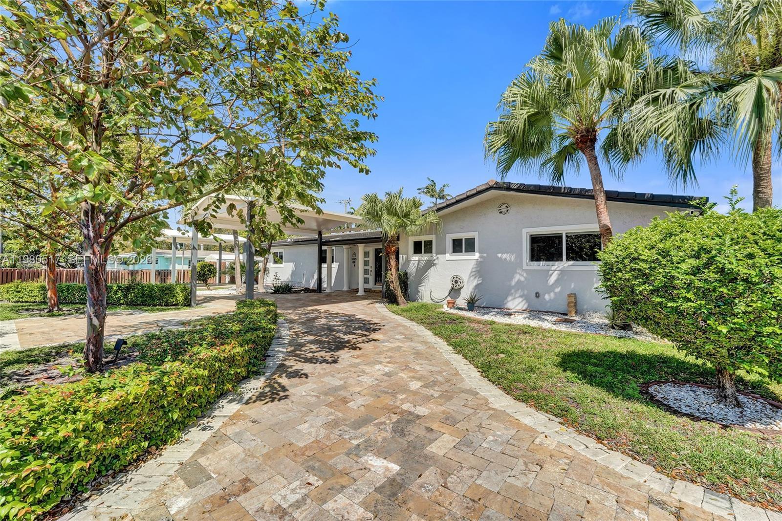 1015 S 14th Ave, Hollywood FL 33020 photo 2