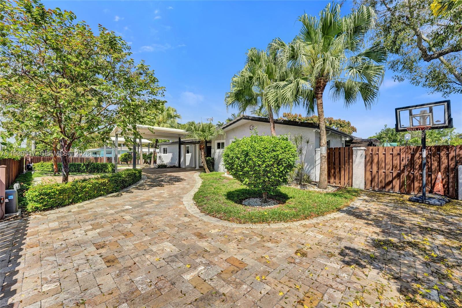 1015 S 14th Ave, Hollywood FL 33020