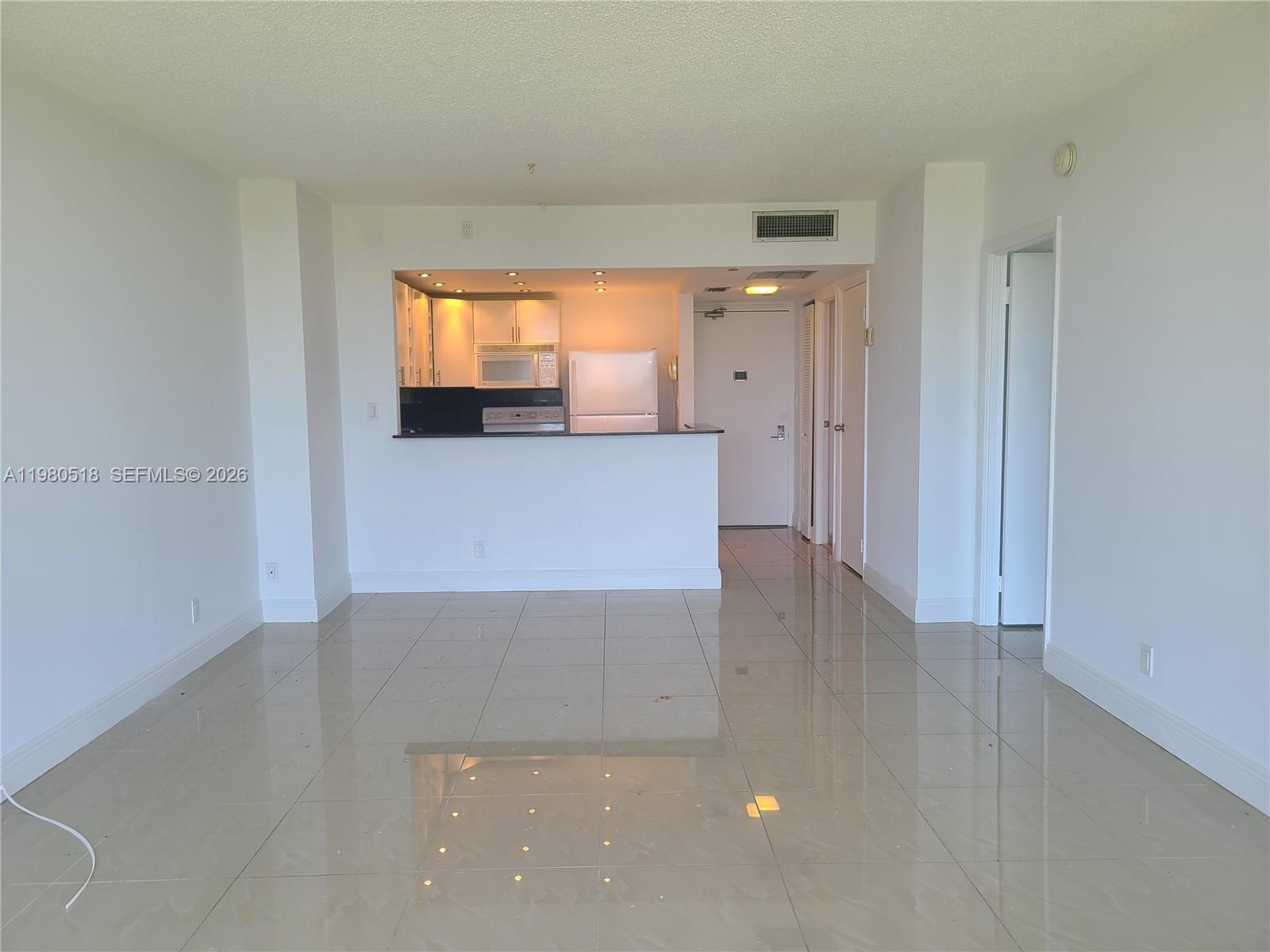20335 W Country Club Dr # 705, Aventura FL 33180 photo 4