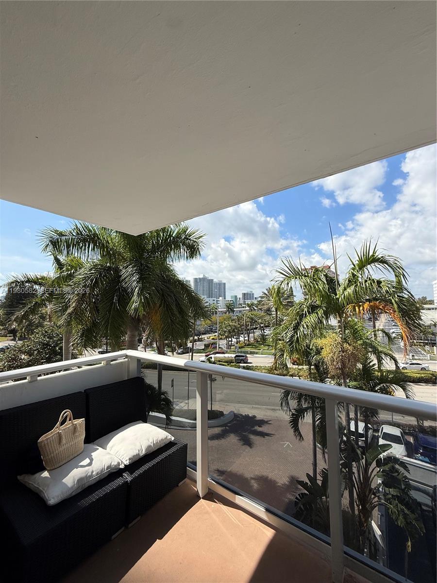 3140 S Ocean Dr # 310, Hallandale Beach FL 33009