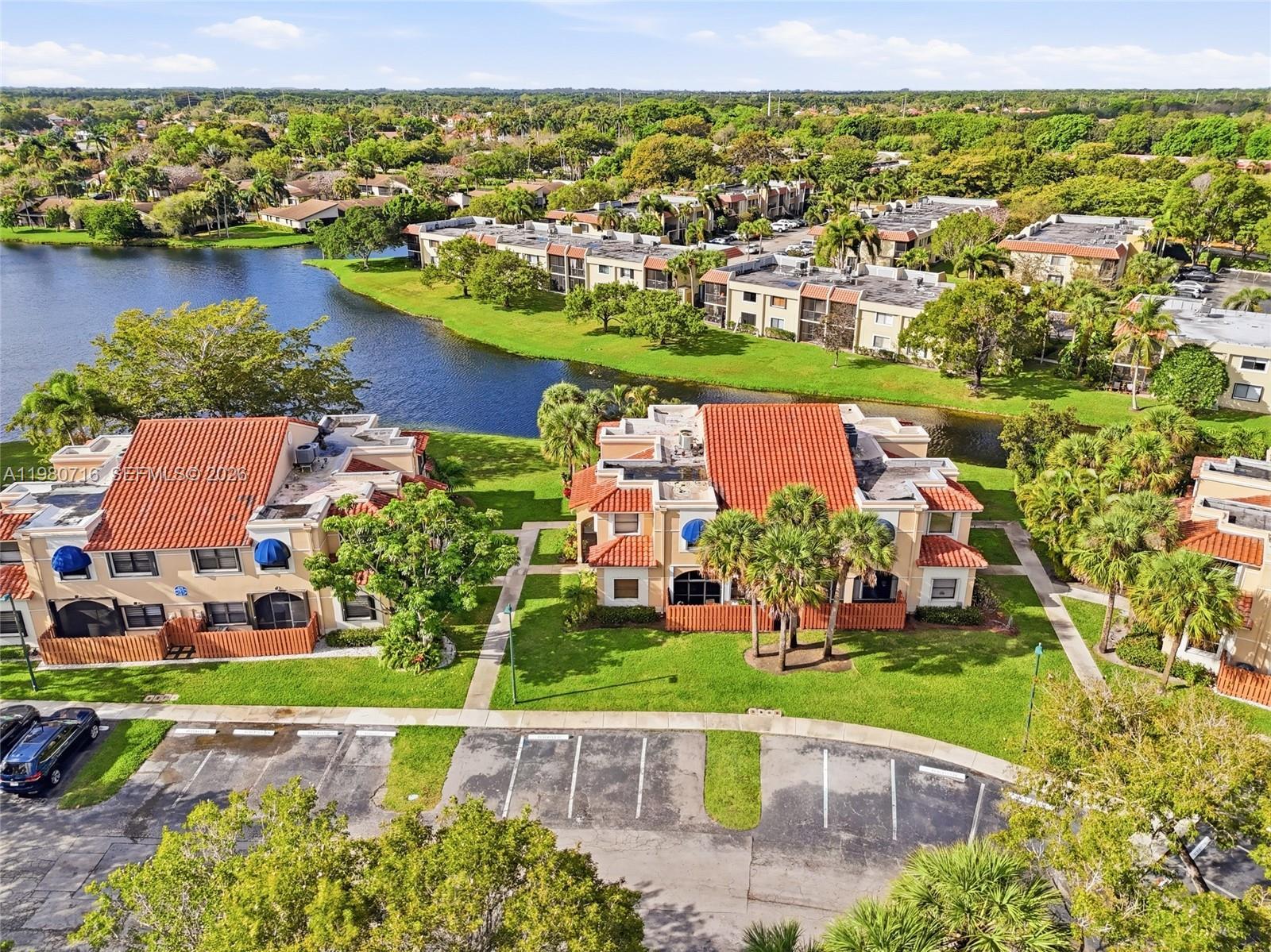 567 Racquet Club Rd # 18, Weston FL 33326 photo 3