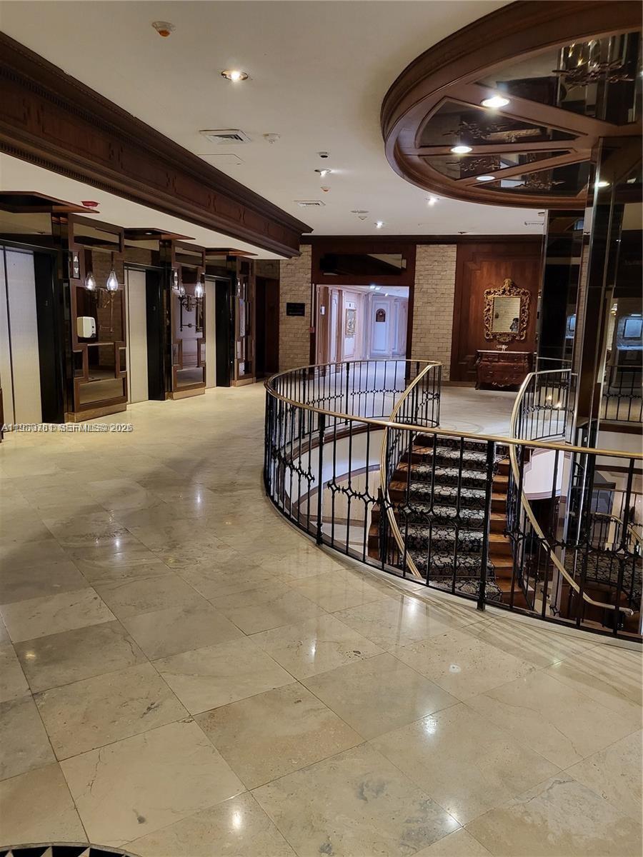 6039 Collins Ave # 1223, Miami Beach FL 33140 photo 3