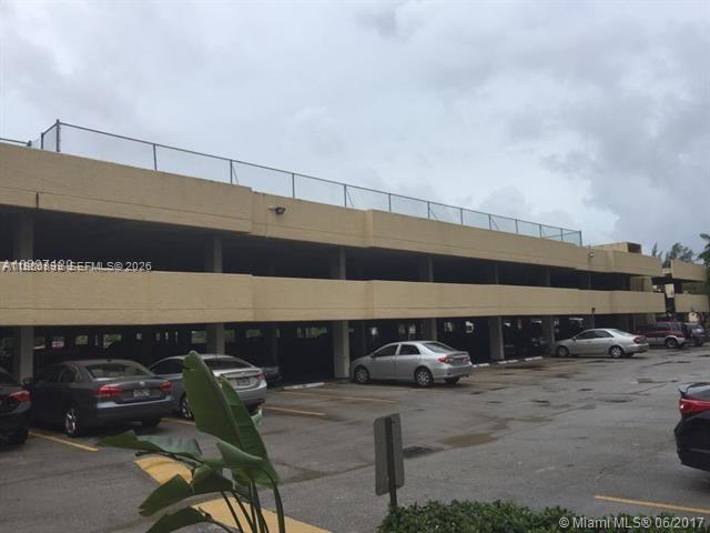 17890 W Dixie Hwy # 106, North Miami Beach FL 33160 photo 2