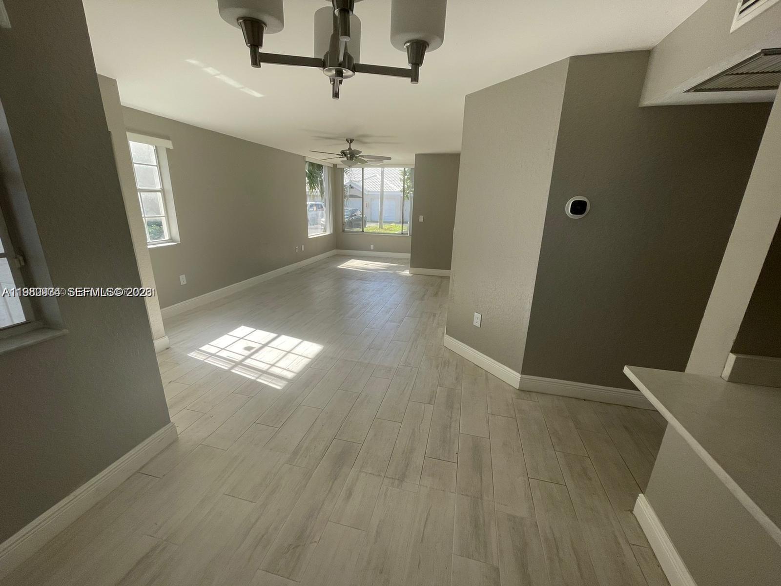 2811 N Oakland Forest Dr # 110, Oakland Park FL 33309 photo 2