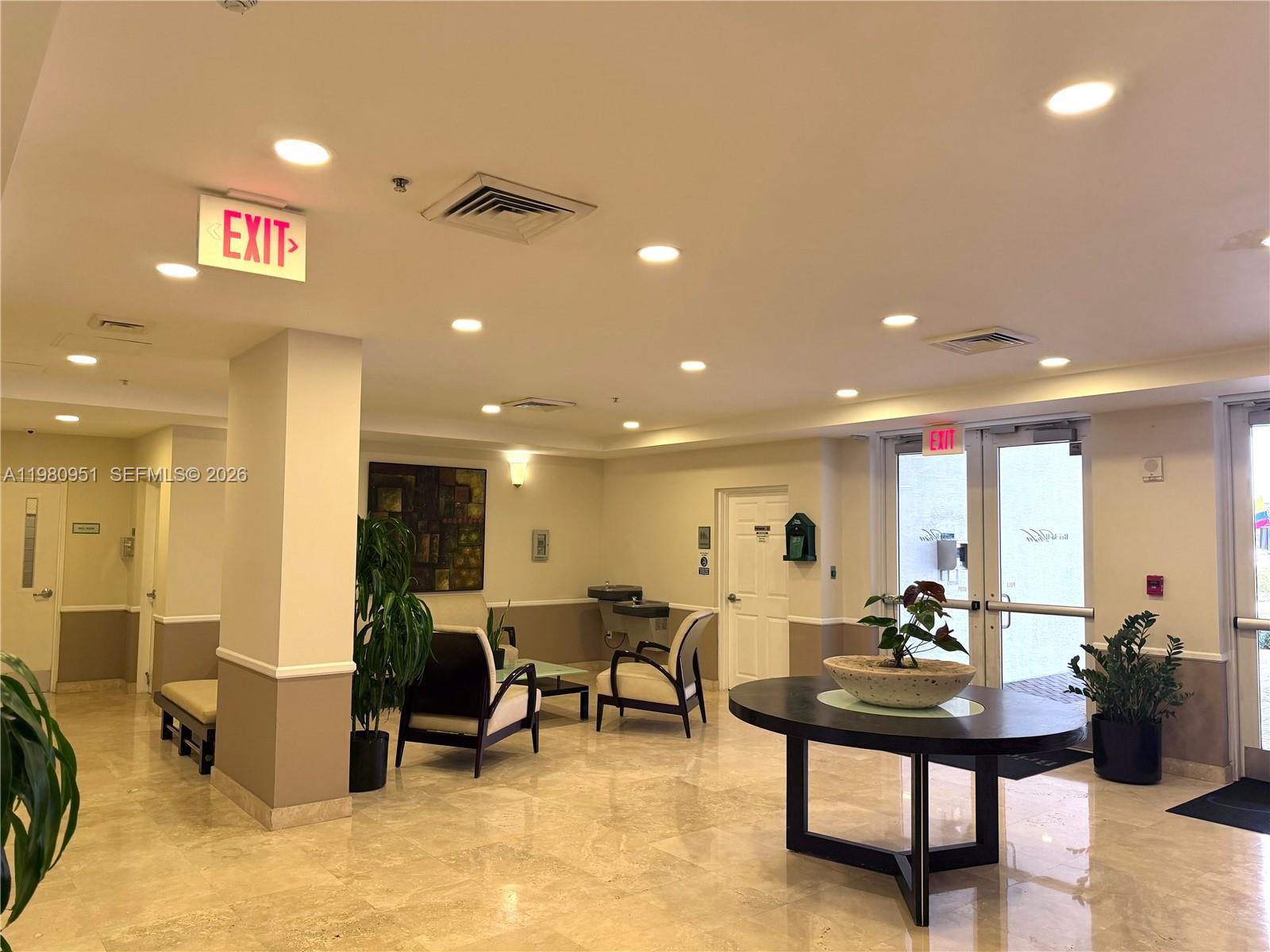 900 SW 8th St # 604, Miami FL 33130 photo 4