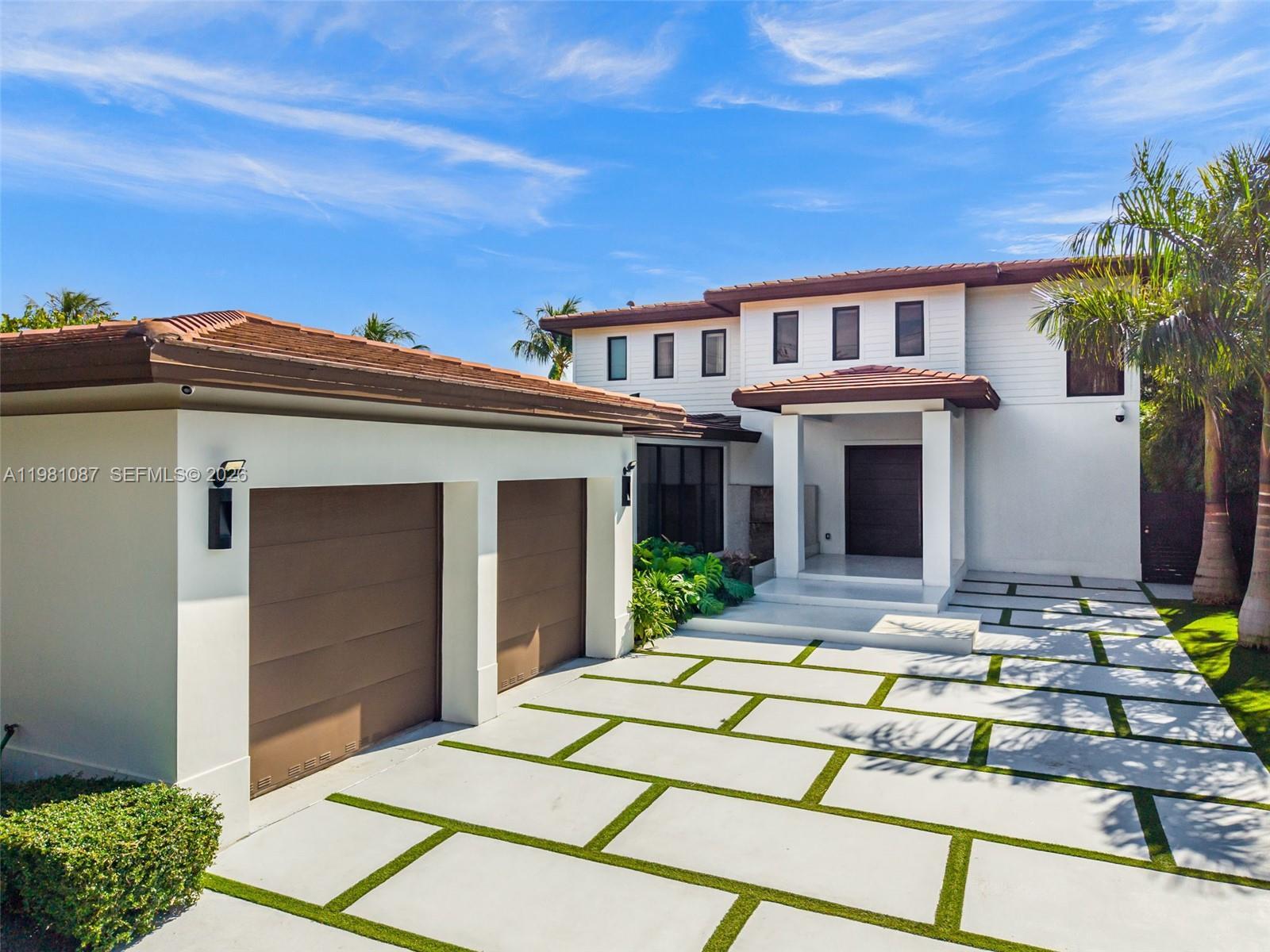 710 S Shore Dr, Miami Beach FL 33141 photo 2