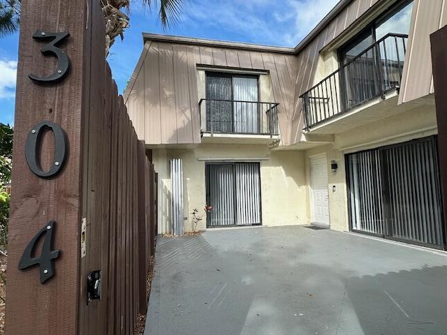 304 Miramar Lane # C4, Palm Beach Gardens FL 33410 photo 2