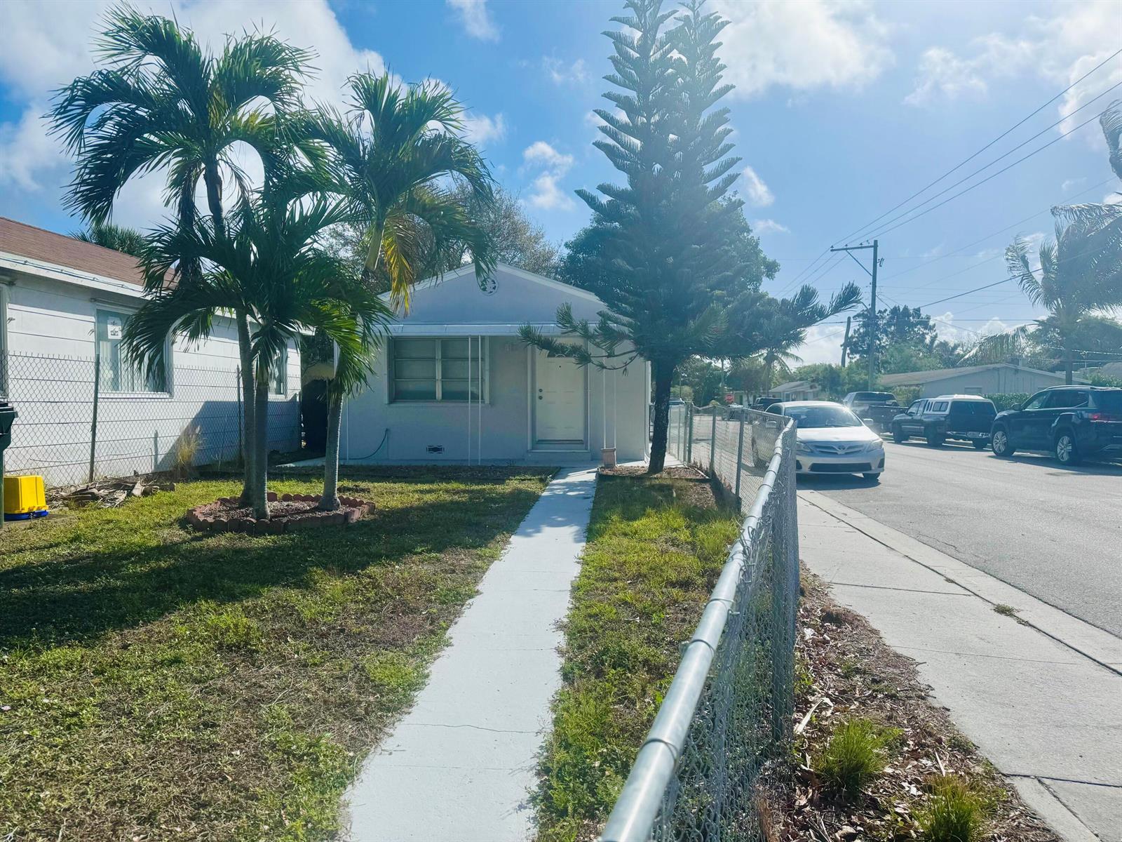 602 N D Street, FL 33460 photo 2