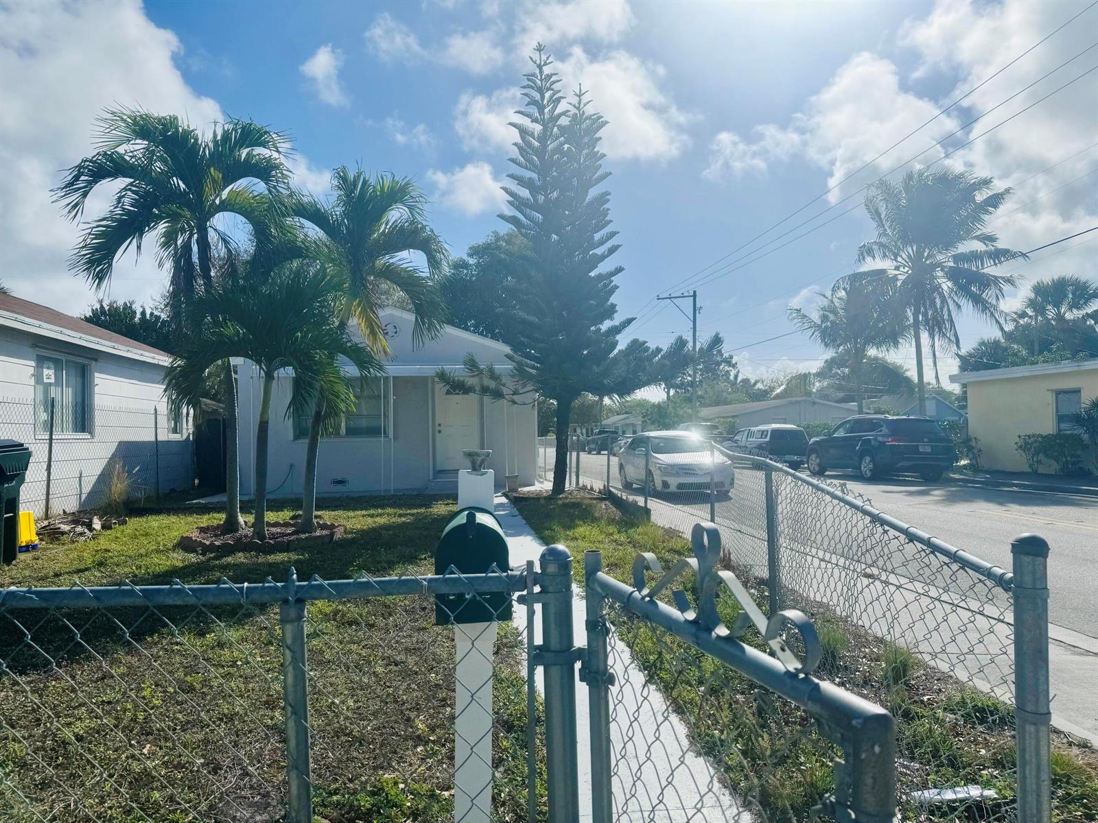 602 N D Street, FL 33460 photo 3