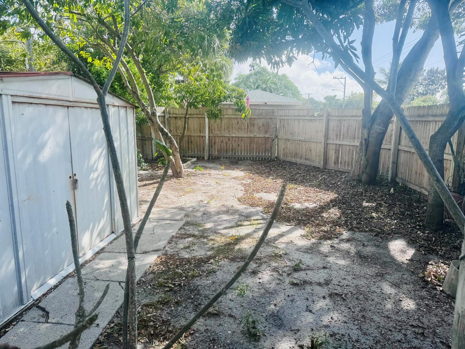 602 N D Street, FL 33460 photo 4