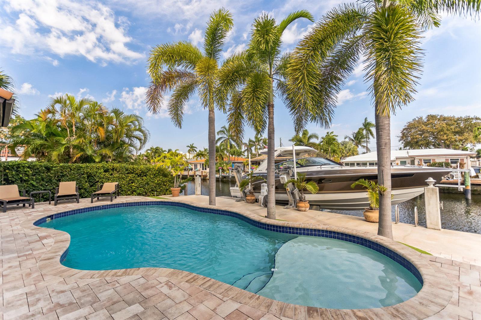 2461 SE 10th Street, Pompano Beach FL 33062 photo 2