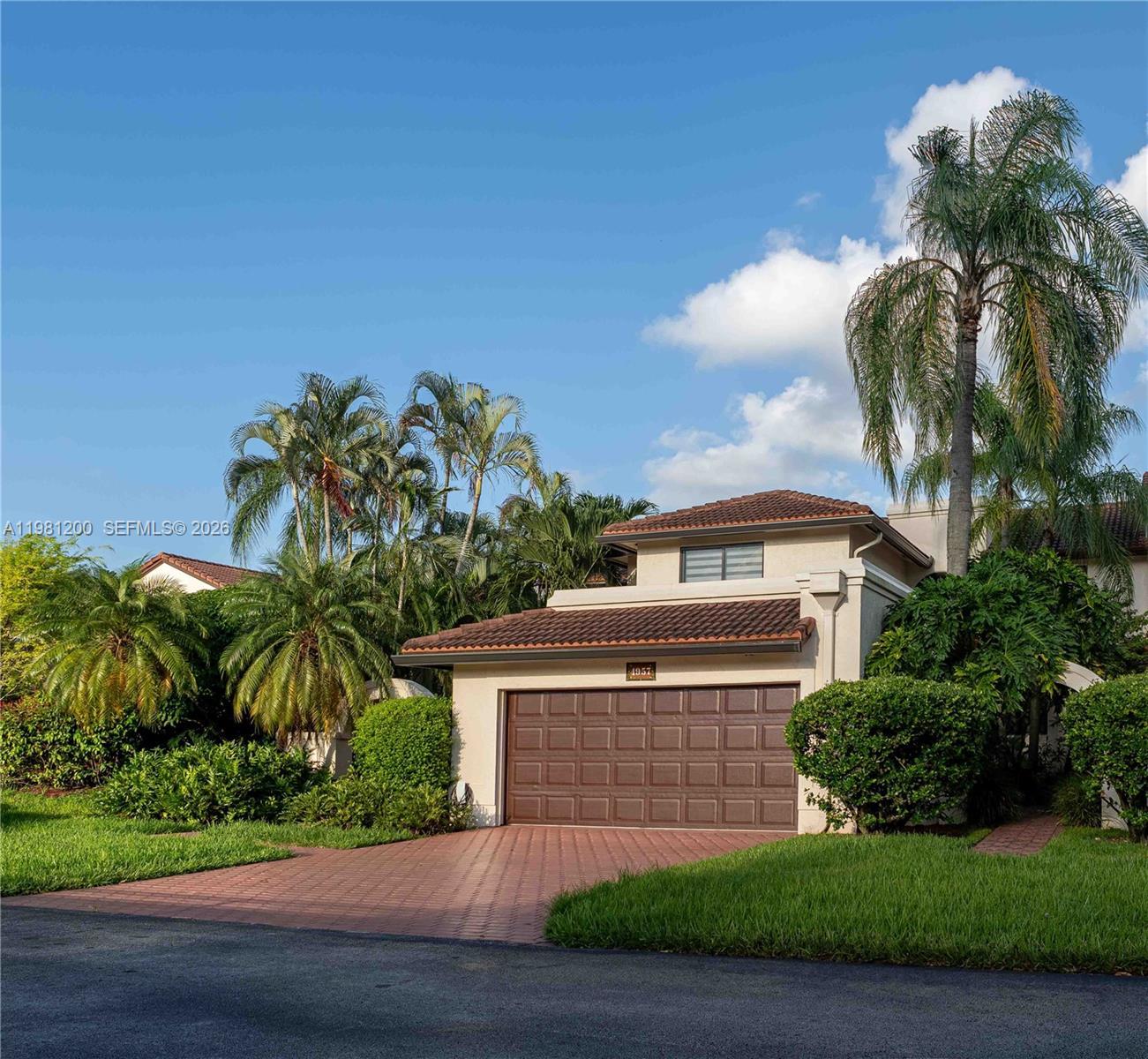 4957 NW 93rd Doral Pl, Doral FL 33178 photo 2