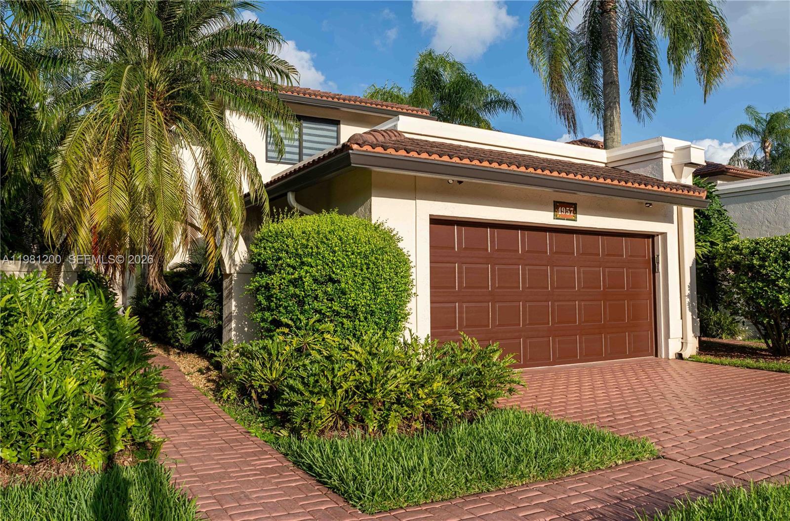 4957 NW 93rd Doral Pl, Doral FL 33178