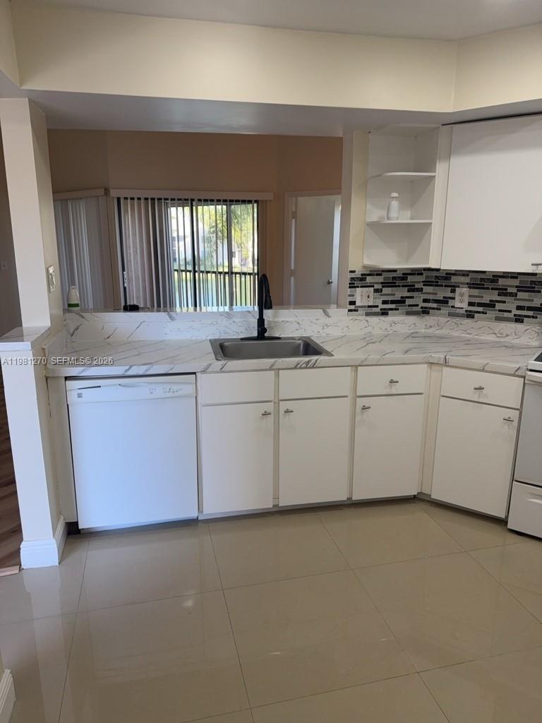 1017 Washington Cir # 1017H, Homestead FL 33034 photo 2